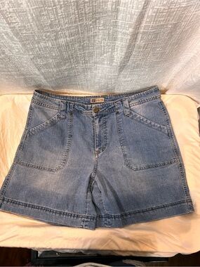 Faded Glory Classic Light Blue Denim Shorts womens SIZE 14